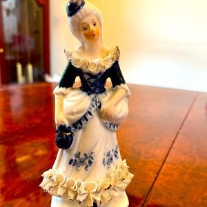 A statuette for a girl
